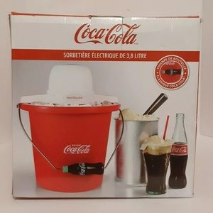 Coca Cola 4-quart electric ice cream maker